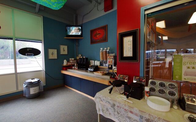 Executive House Suites Hotel & Conference Centre