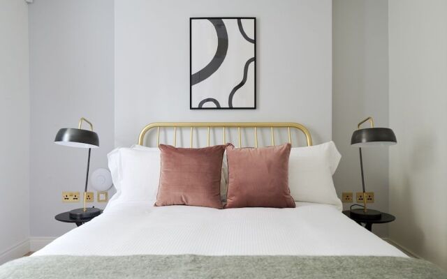 Sonder Kensington Town House