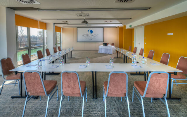 Hotel Yacht Wellness & Business