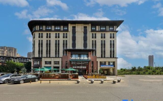 Xana Hotelle (Shenyang Sports Institute South Station)