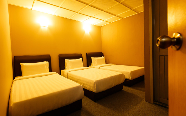 Rainforest Budget Stay – Guest Rooms – Kuching