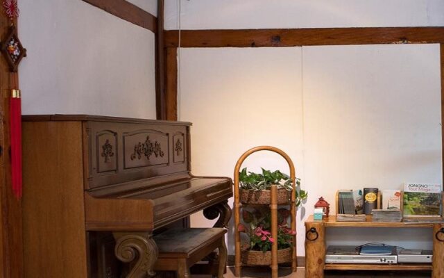 Moggoji Hanok Guesthouse