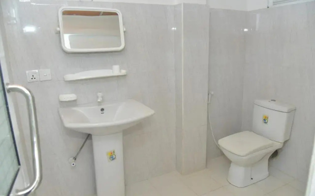 Isuru City Hotel