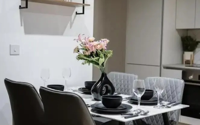 Immaculate 2-bed Apartment in Canary Wharf