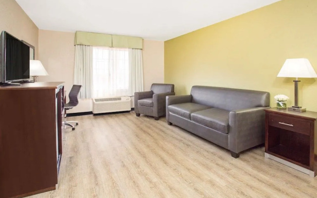 Baymont by Wyndham Phoenix I-10 near 51st Ave