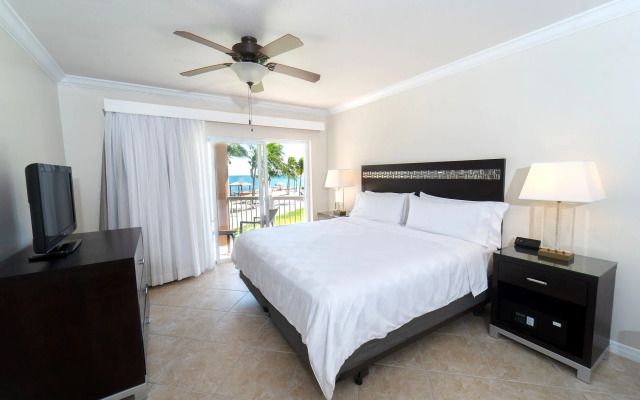 Holiday Inn Resort Grand Cayman by IHG
