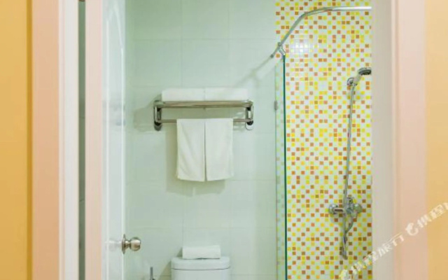 Huayi Collection Hotel (Pingding Guangyang Road Shanxi Yangquan Normal College) – Bathroom – Yangquan