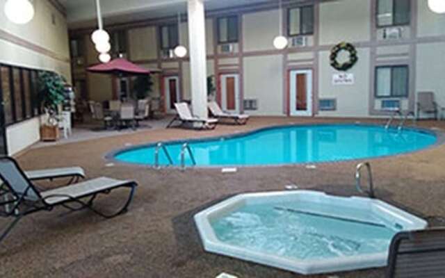 Crookston Inn & Convention Center