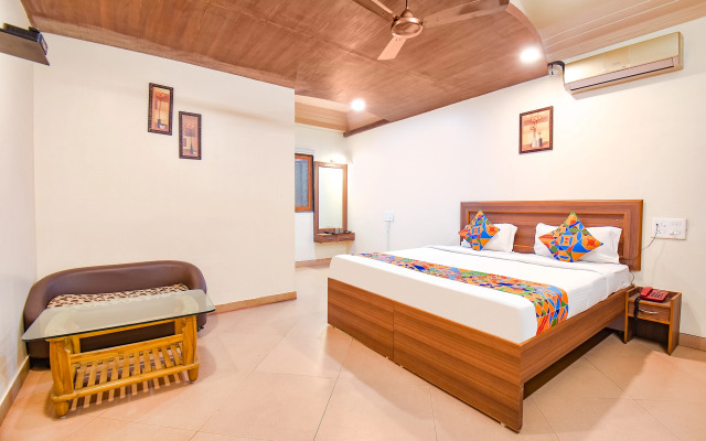 Fabhotel Shreeyash Residency