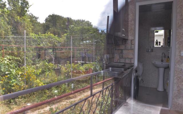 Surami Guest House - სახლი სურამში