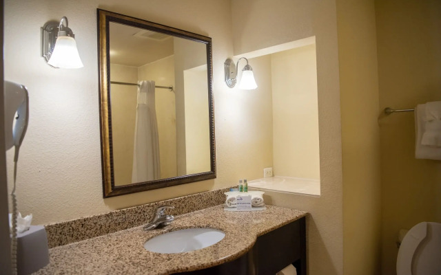 Holiday Inn Express & Suites Chaffee-Jacksonville West by IHG