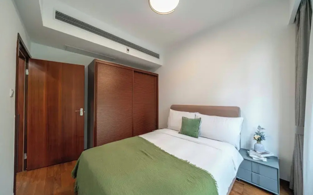 Tyms 2BR APT Lujiazui Renheng Riverside