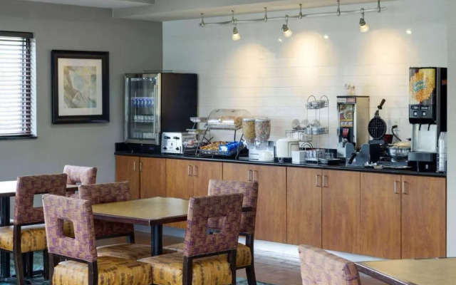 La Quinta Inn And Suites Edmond