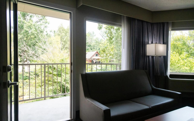 Twin Mountain Inn & Suites