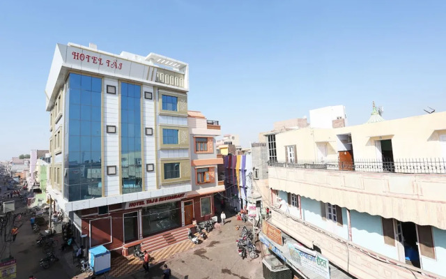Oyo 23395 Hotel Taj & Restaurant