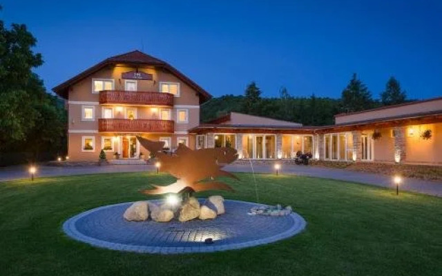 Hotel Honti