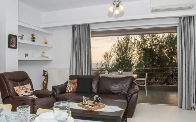 Nina's Villa, Cosy Seaview Retreat