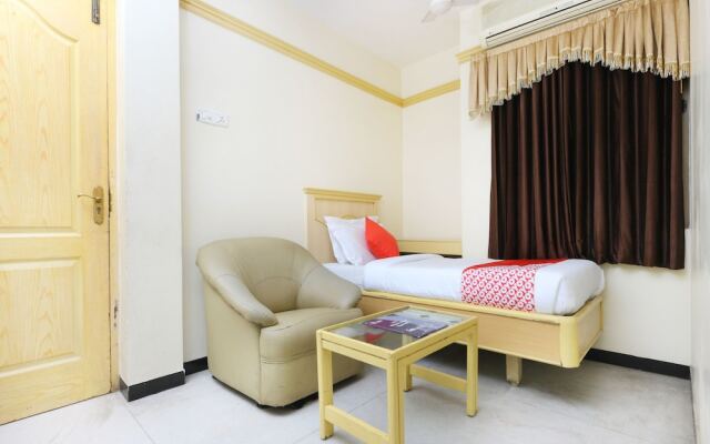 Oyo 15097 Hotel Sathyam