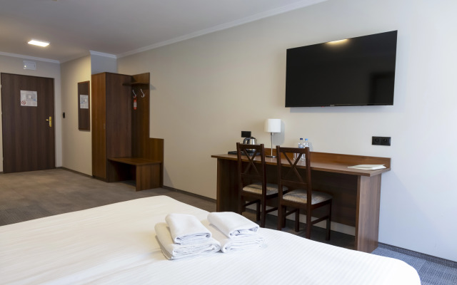 Hit Hotel