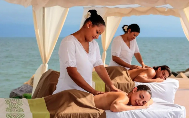 Family Luxury Suites by Velas Vallarta - All Inclusive