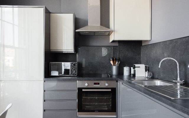 The Riverside Escape - 3bdr in 3 Central Apartments