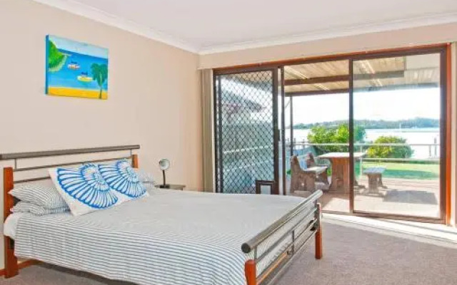 HAIS18G - Riverside Delight