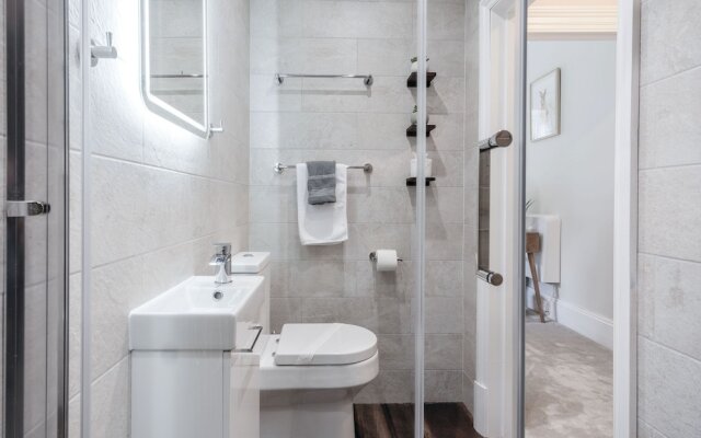 Hill House Country Estate - Princes Gate