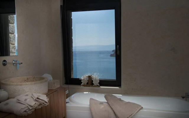 Plaka Sea Front Residence