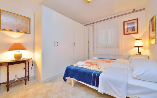 Beautiful Home in Seline With Sauna, Wifi and 7 Bedrooms
