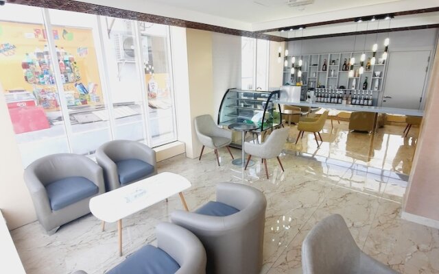Diamond Star Hotel