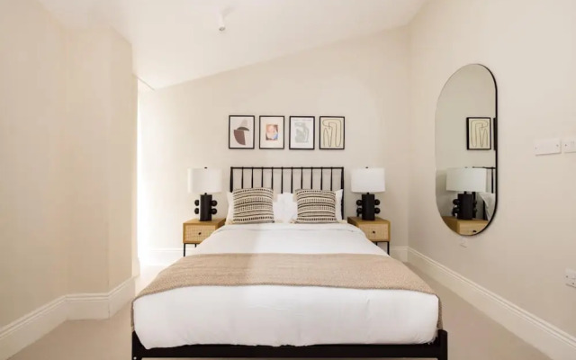 The Tooting Hideout - Dazzling 3bdr Flat With Balcony