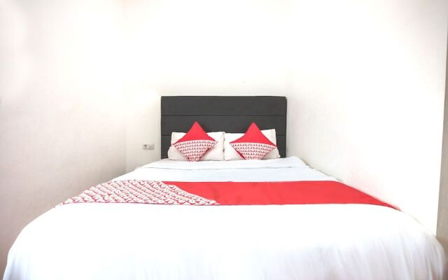 OYO 386 Hey Hotel