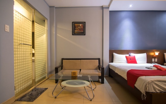 RedDoorz Plus near Tan Dinh Market 2 – Guest Rooms – Ho Chi Minh City