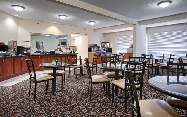 Quality Inn & Suites Lawrence - University Area