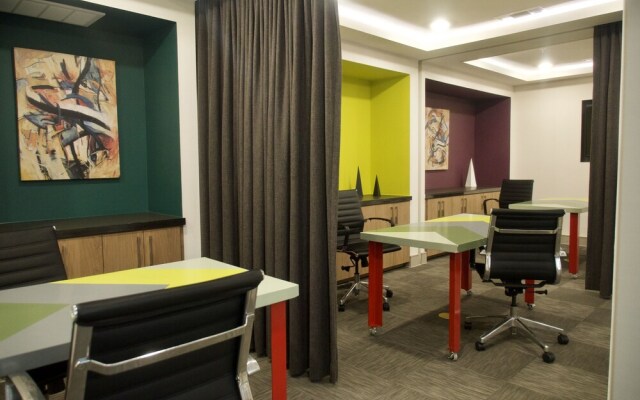 Hidden Gem of Dallas, 6 Mins Aacenter