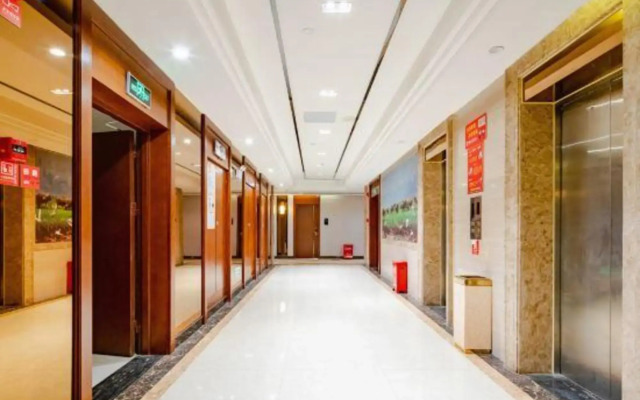Manzhou International Hotel (Peng'an Branch)