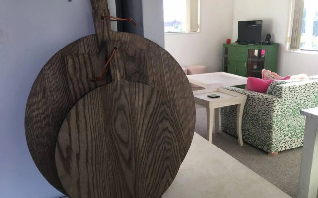 Sunny Holiday Home Near the Beach