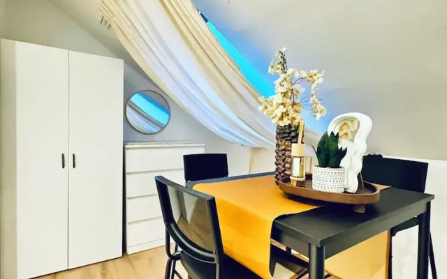 Comfortable 5 BR Apt near Schonbrunn