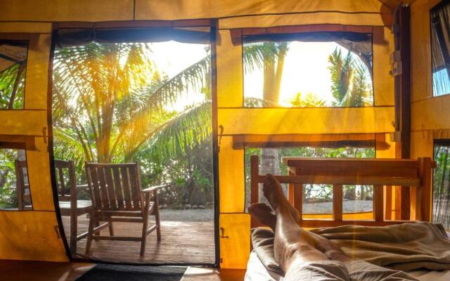 Barefoot Manta Island Resort and Marine Sanctuary