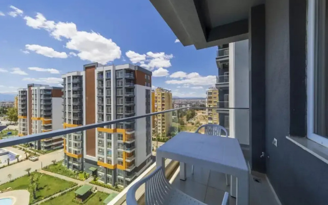 Remarkable Flat With Shared Pool in Kepez