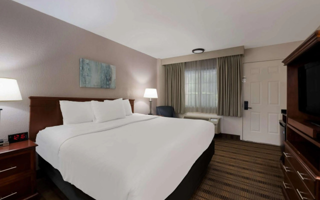 SureStay Plus by Best Western Woodbury Inn