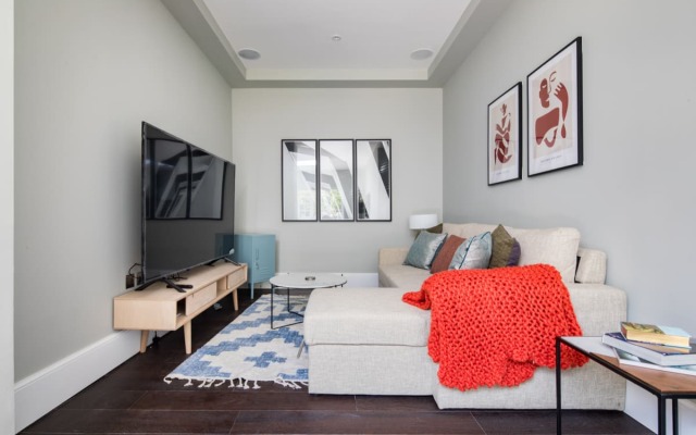 The Ascot Retreat - Spacious 3BDR Home with Parking & Garden