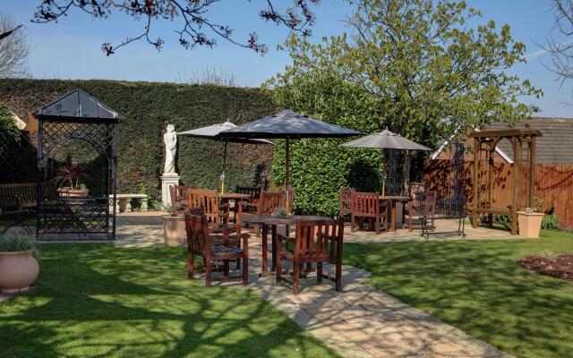 Crowne Plaza East Midlands Airport by IHG