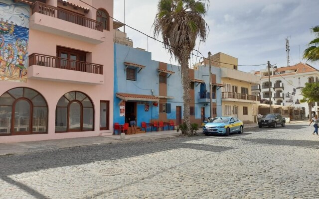 Impeccable 2-bed Apartment Located in Santa Maria