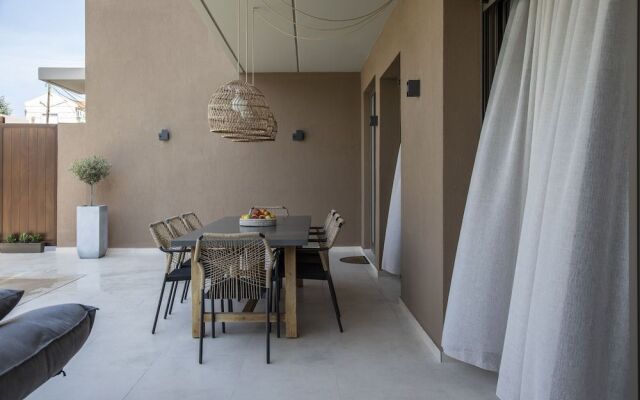 Salina SPA Villas - with PRIVATE ECO-POOL, SAUNA & Hot Tub