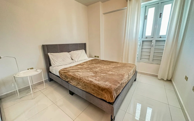 Arecibo Hotel 2106