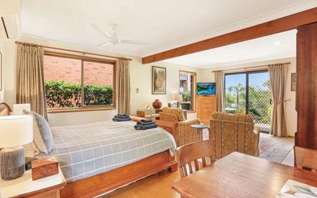 Walk to White Sands Walk and Hyams Beach a Beautiful Home – Guest Rooms – Vincentia