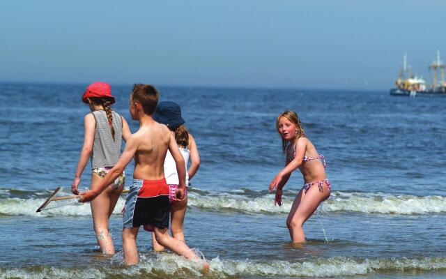 Bright Apartment Near Sea