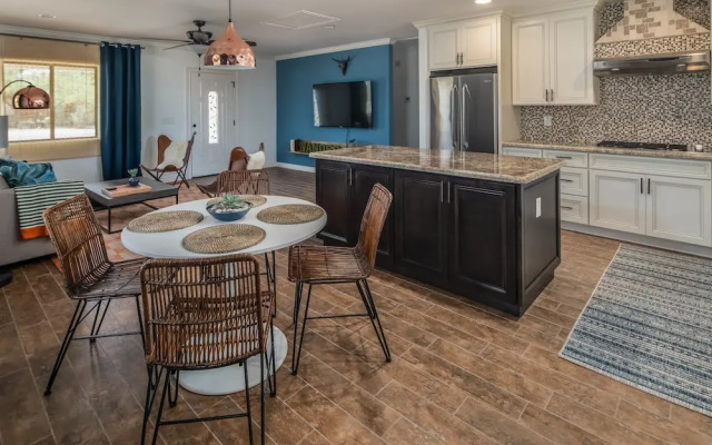 3BR Home - Private Pool - Garage by WanderJaunt