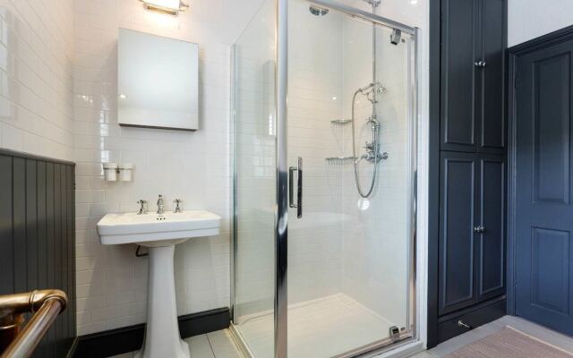 Veeve - Modern Cottage